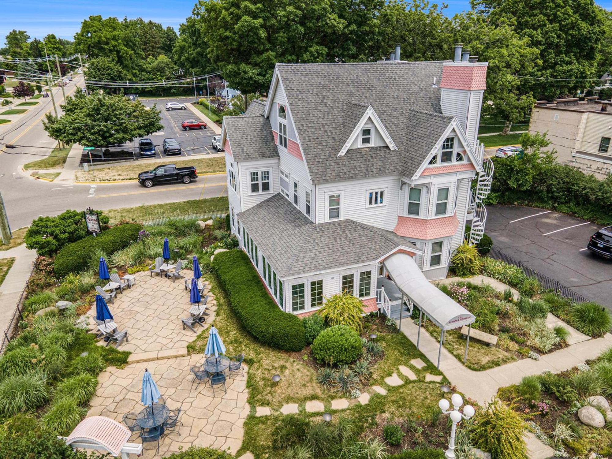 Yelton Manor Bed And Breakfast South Haven Exterior foto